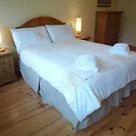 Courtyard Homes 3 Bed Sleeps 6 * דינגל