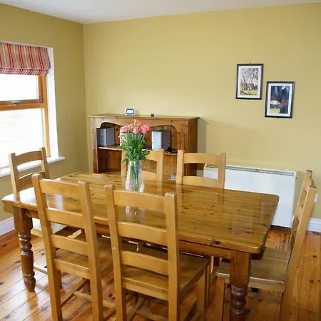 Dingle Courtyard Holiday Homes 3 Bed Sleeps 6 Casa de Férias