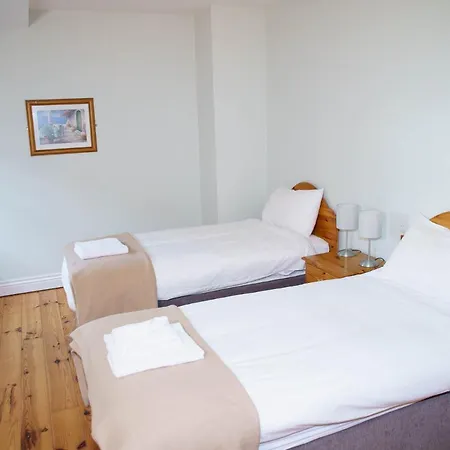 Σπίτι διακοπών Courtyard Homes 3 Bed Sleeps 6 *