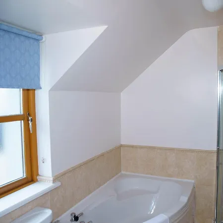 Courtyard Homes 3 Bed Sleeps 6