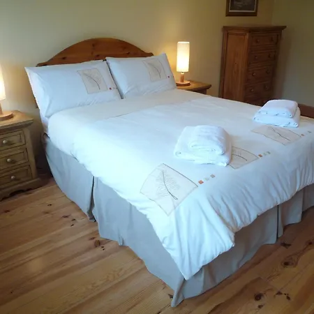Courtyard Homes 3 Bed Sleeps 6 * 丁格尔