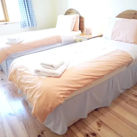 Courtyard Homes 3 Bed Sleeps 6 *