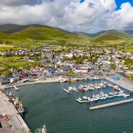 Courtyard Homes 3 Bed Sleeps 6 * Dingle