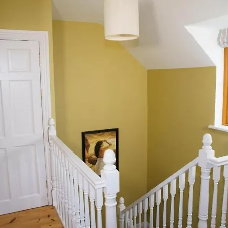 Dingle Courtyard Holiday Homes 3 Bed Sleeps 6 Casa de Férias *