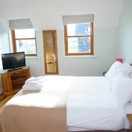 Hébergement de vacances Courtyard Homes 3 Bed Sleeps 6 *