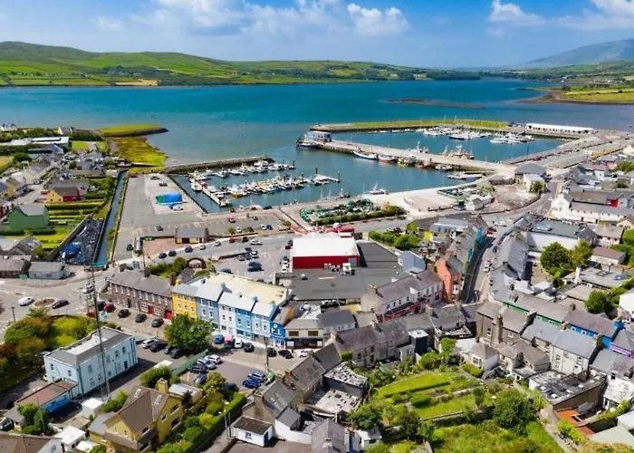 Courtyard Homes 3 Bed Sleeps 6 *