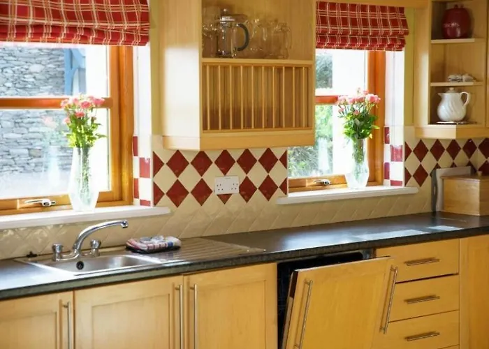 Courtyard Homes 3 Bed Sleeps 6 ディングル