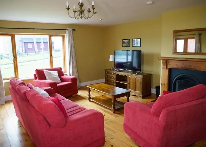 Courtyard Homes 3 Bed Sleeps 6 * ディングル